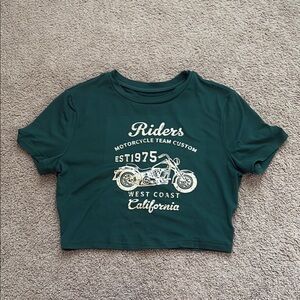 SHEIN women/teen girl cropped green t-shirt